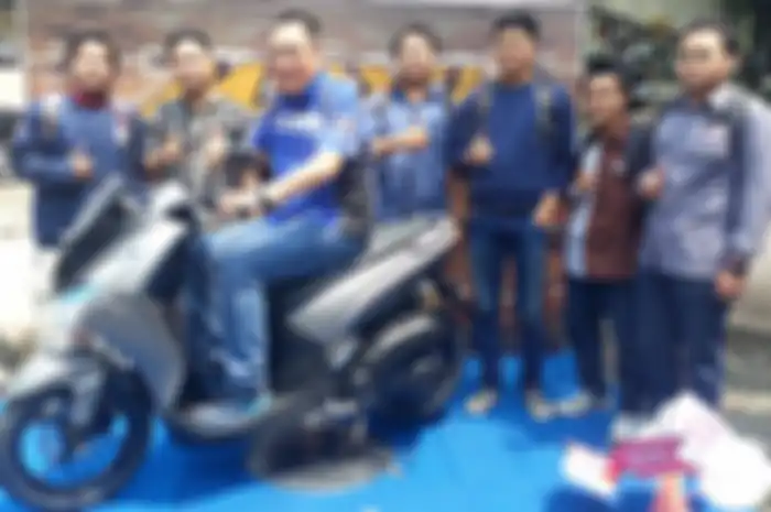 M. Abidin dan Yamaha Lexi-S di Universitas Diponegoro