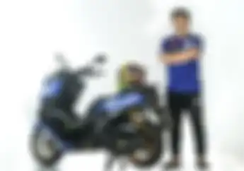 Sokbreker dan Pelek Kompak Berwarna Emas, Yamaha NMAX Milik Penggemar Valentino Rossi Ini Jadi Mirip Motor Paddock