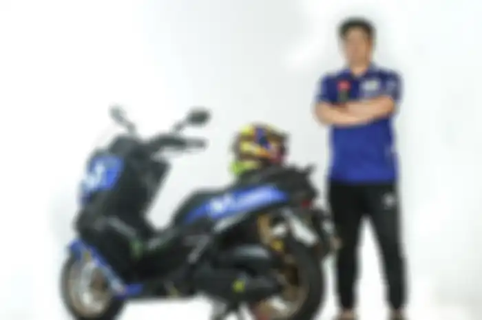 Albert Lesmana sejak kecil mengidolakan Valentino Rossi, motor Yamaha NMAX miliknya pakai sokbreker dan pelek emas