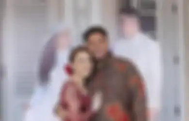 Padahal Gayung Bersambut dan Kantongi Restu Orang Tua Biduan, Akhirnya Terkuak Kebenaran Hubungan Ivan Gunawan dengan Ayu Ting Ting, Ayah Rozak Kena Tipu?