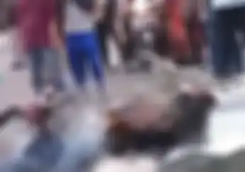 Brutal, Lagi Asyik Ngopi Steven Saulus Tewas Dibacok Puluhan Pemuda Bermotor, Darah Berceceran