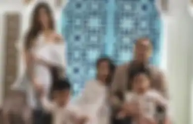 Ibunya Artis Ternama dan Sang Ayah Konglomerat Kaya Raya, Anak Tengah Nia Ramadhani Justru Keluhkan Nasibnya di Keluarga, Ungkit Soal Perhatian hingga Rasa Mengalah