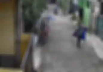 Pikir Lagi Deh Ninggalin Motor Depan Rumah, Aksi Pencuri Motor Gercep Banget 