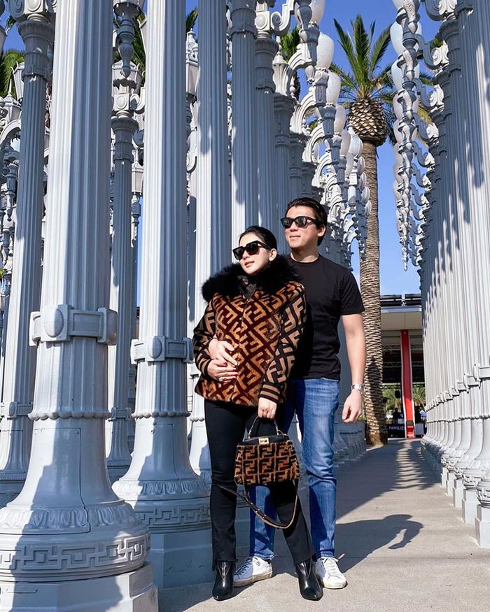 Syahrini dan Reino Barack