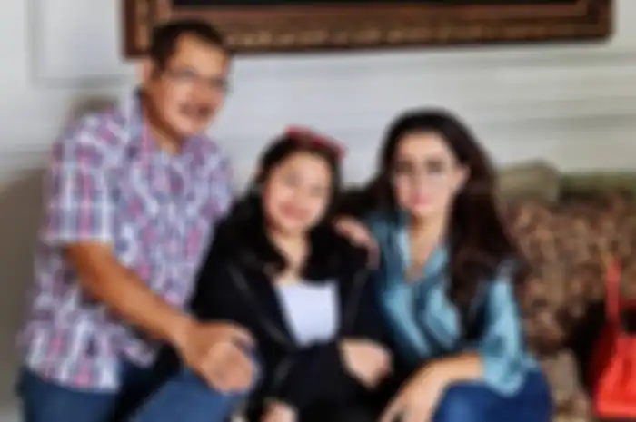 Keluarga Mayangsari dan Bambang Trihatmodjo.