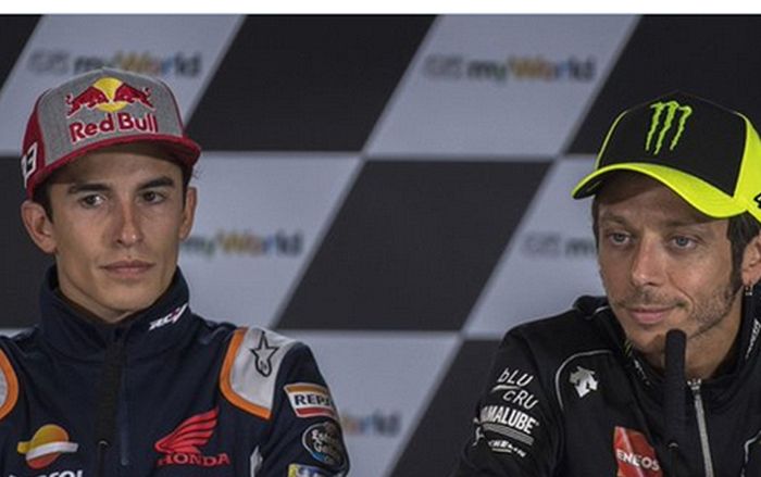 Dua pembalap juara dunia di MotoGP, Marc Marquez (kiri) dan Valentino Rossi (kanan).