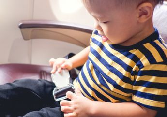 5 Tips Aman Naik Pesawat Bersama Anak Saat Pandemi, Siap Liburan Akhir Tahun!