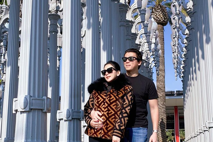 Syahrini dan Reino Barack