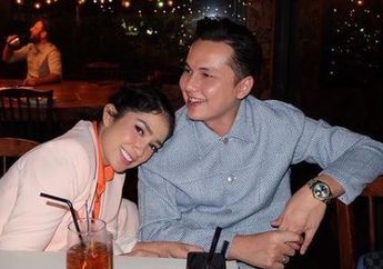 Nekat Plesiran Berdua dengan Andhika Pratama ke Amerika Tanpa Bawa Anak-anak, Ussy Sulistiawaty Cuek Bebek Jinjing Tas Simpel Seharga Mobil Mewah, Pantas Kekayaannya Selangit