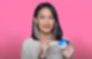 Bikin Kesan Glossy Ombre Lips dengan Vaseline Petroleum Jelly. Mudah!