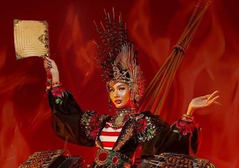 Kenakan Baju Nasional yang Terinspirasi dari Sate, Intip Penampilan Aura Kharisma sang Miss Grand Indonesia!