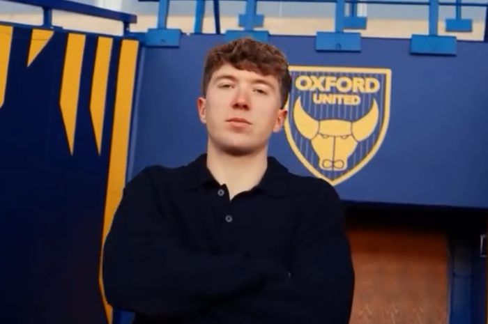 Calon striker Timnas Indonesia Ole Romeny resmi bergabung dengan Oxford United.