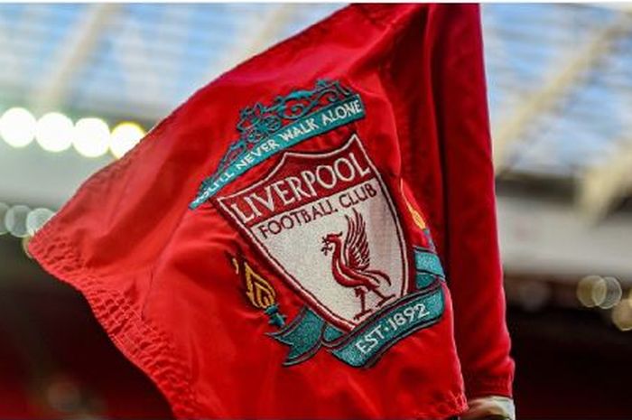 Pertandingan amal antara legenda Liverpool melawan legenda Barcelona harus ditunda karena mulai merebaknya virus corona di Inggris.