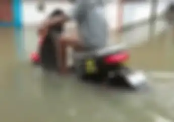 Batas Aman Motor Listrik Saat Terpaksa Lewati Banjir, Ini Penjelasannya