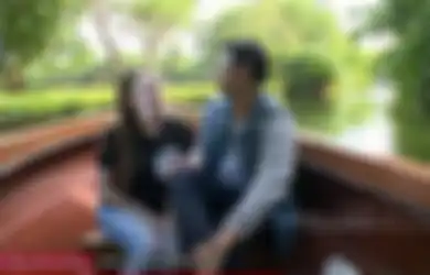 Asyik Curhat Sampai Berkaca-kaca, Posisi Duduk Celine Evangelista Malah Tuai Sorotan Gegara Dinilai Terlalu Mepet dengan Sultan Andara!
