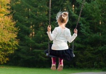 5 Arti Mimpi Bermain Ayunan di Taman Bersama Teman, Ternyata Jadi Pertanda Kenangan Baik Ini di Masa Lalu, Simak Penjelasannya