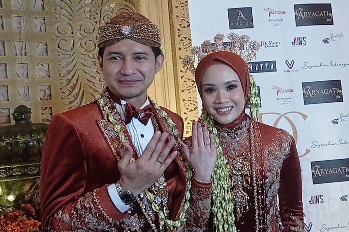 Chand Kelvin dan Dea Sahirah ditemui di kawasan Thamrin, Jakarta Pusat, Minggu (7/7/2024).