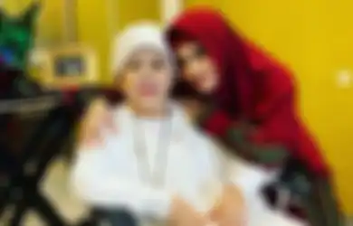 Innalillahi Wa Inna Ilaihi Rojiun, Dimakamkan Satu Liang Lahat dengan Almarhum Putranya, Ini Penyebab Kematian Penyanyi Ivo Nilakhresna, Anak Mencoba Tegar: Tenang Mama di Sana...