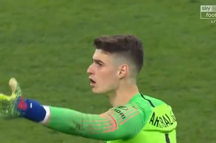 Kiper Chelsea, Kepa Arrizabalaga, menolak diganti dalam laga final Piala Liga Inggris melawan Manchester City di Stadion Wembley, Minggu (24/2/2019).