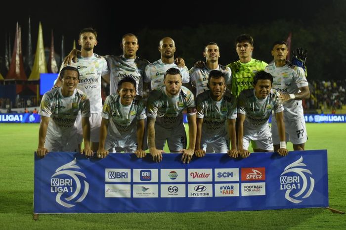 Skuad Persib Bandung saat melawan Semen Padang, Senin (10/3/2025).