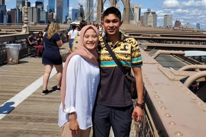 Dua mantan pebulu tangkis pelatnas, Hanna Ramadhini dan Arya Maulana Aldiartama.