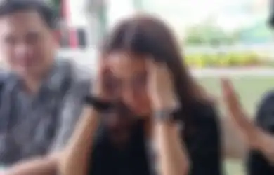 Ngakunya Wajah Rp 80 Juta Breakout Gegara Skincare T, Mayang Bukannya ke Dokter Kulit tapi Malah Lakukan Hal Mengejutkan Ini: Diolesi Salep...