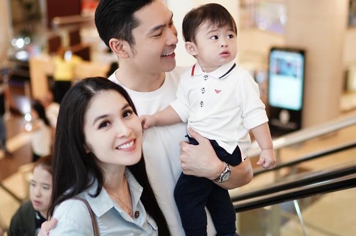 Tajir Melintir, Suami Sandra Dewi Paksa Istri untuk Lebih Rajin Belanja