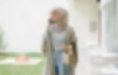 Ide Outfit Cardigan Untuk Hijabers yang Bisa Dipakai Saat Musim Hujan