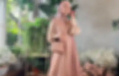 5 Model Dress Hijab Warna Cokelat Buat Idul Adha 2023. Anggun Santun!