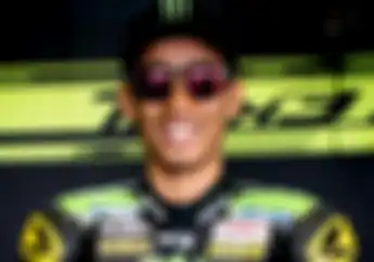 So Sweet! Sebelum Balap MotoGP Qatar 2018, Hafizh Syahrin Mesra-mesraan Bersama Perempuan
