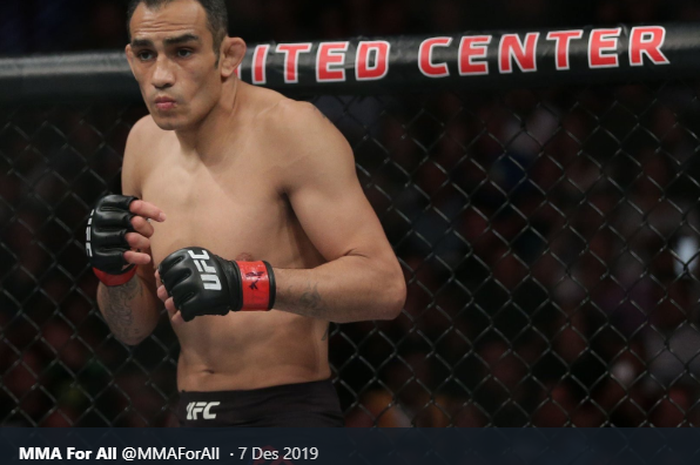 Petarung UFC asal Amerika Serikat, Tony Ferguson, saat beraksi di octagon.