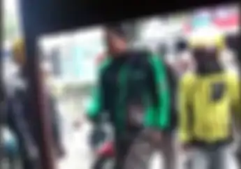 Brutal! Video Driver Ojol Dikeroyok Ojek Pangkalan di Wonosobo, Motor Dibanting, Helm Hancur   