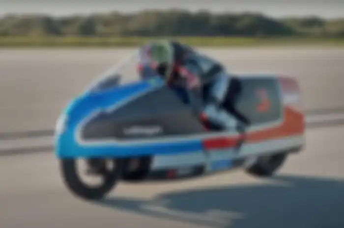Video motor listrik tercepat di dunia, top speed motor balap MotoGP kalah jauh, bisa ditinggal sekebon nih.
