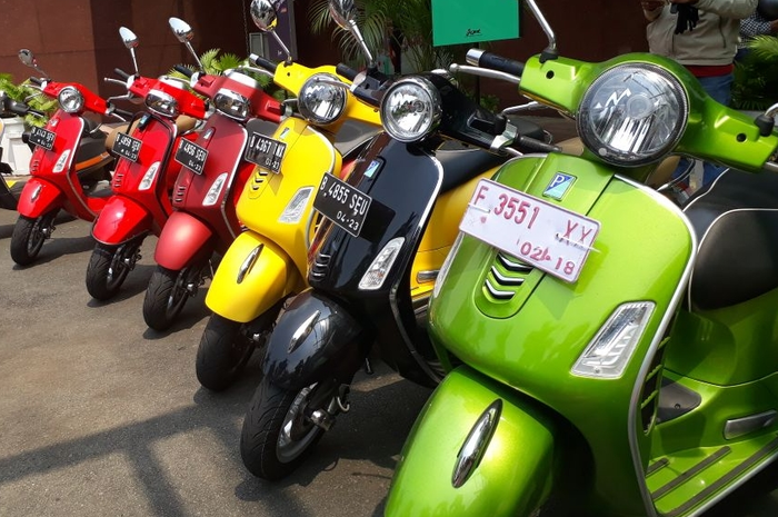 Sejumlah Vespa dipersiapkan untuk acara riding safety in style pada Sabtu (5/5/2018)