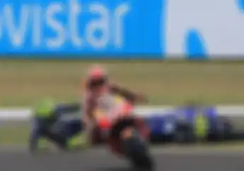 Anjay! Meme Ini Pas Banget Bikin Panas Kontroversi Termas Clash Marc Marquez vs Valentino Rossi