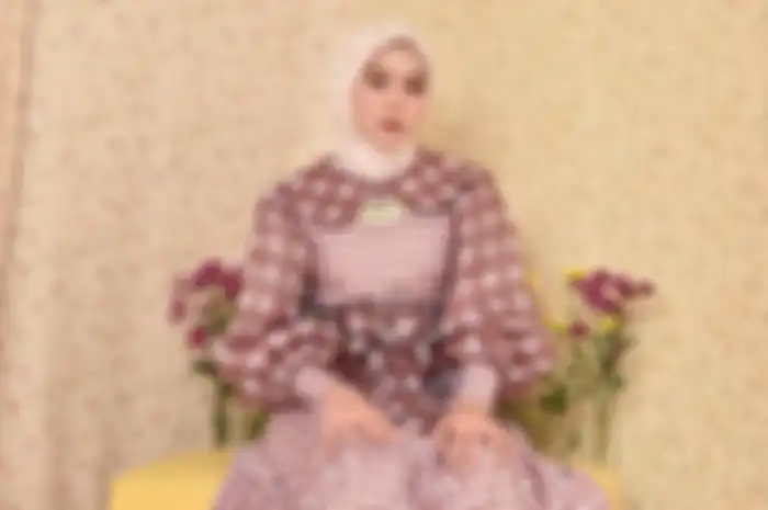 Dress hijab kekinian ala Lesty Kejora
