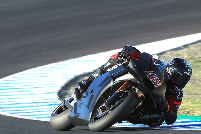 Scott Redding dengan motor prototipe Aprilia Gresini