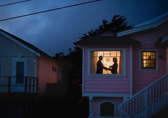 Arti Mimpi Diintip dari Jendela Ternyata Punya Makna Menyedihkan di Baliknya