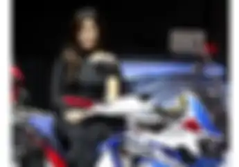 SPG Cantik dan Seksi di Gelaran Otomotif Ternyata Gajinya Segini, Dijamin Enggak Nyangka