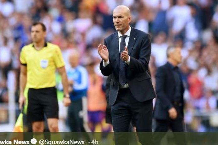 Zinedine Zidane memberikan instruksi kepada pemain Real Madrid.