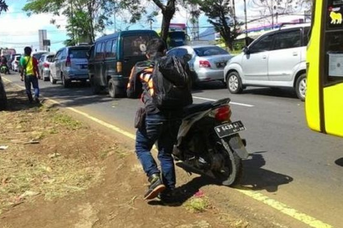 Ilustrasi motor injeksi mendadak mati saat digas.