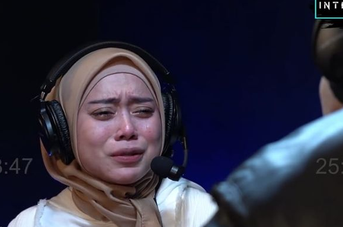 Lesti Kejora menangis saat berbincang soal cinta dengan Gilang Dirga 