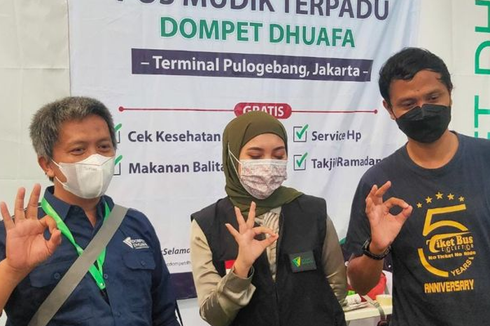 Dompet Dhuafa mengadakan Posko Mudik Terpadu Dompet Dhuafa 2022 di empat lokasi, salah satunya di Terminal Pulogebang, Jakarta Timur.