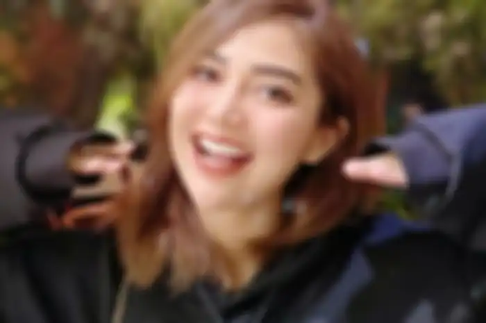 Penyanyi dangdut Chacha Sherly 