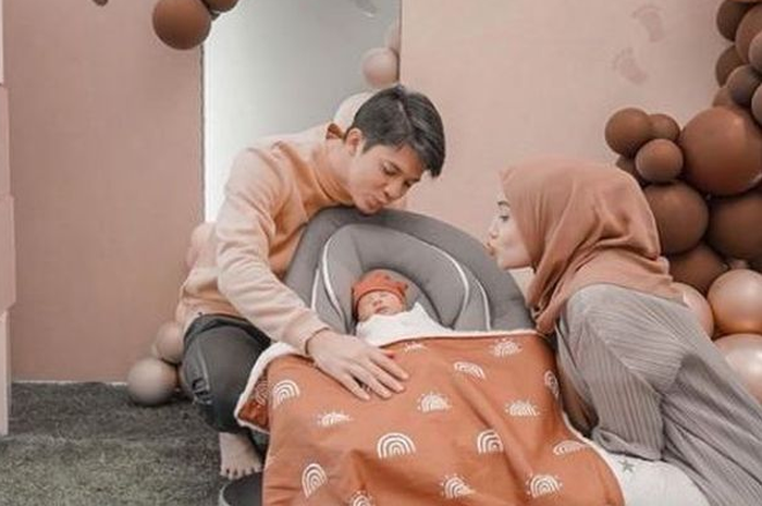 Keluarga Zaskia Sungkar dan Irwansyah.
