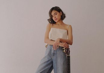 Pakai Baju Transparan saat Kondangan, Penampilan Eva Celia Banjir Pujian