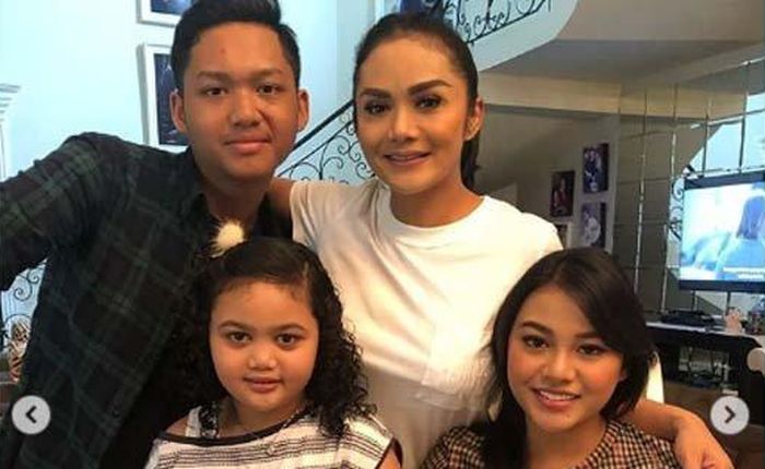 Krisdayanti dan Aurel - Azriel 