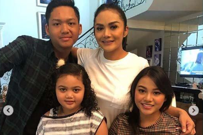 Krisdayanti dan Aurel - Azriel 