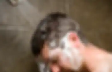 7 Kebiasaan Saat Mandi yang Meski Sepele Ternyata Dapat Membahayakan Kesehatan Anda, Hentikan Sekarang Juga!