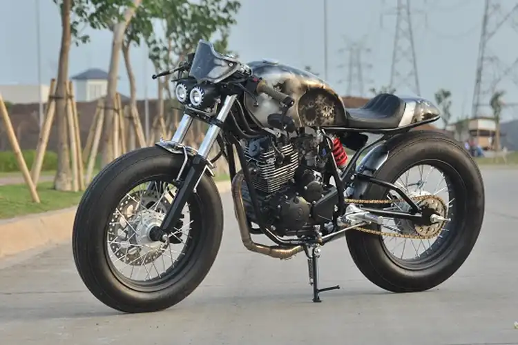 Angker! Tampilan Baru Yamaha Scorpio Usung Konsep Cafe Racer Berkarat